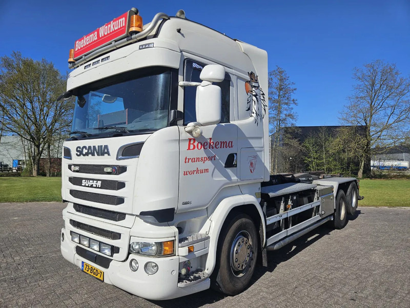Scania R520 6X2 Retarder King o/t Road V8 - Camião transportador de contêineres/ Caixa móvel: foto 1 Scania R520 6X2 Retarder King o/t Road V8 - Camião transportador de contêineres/ Caixa móvel: foto 1