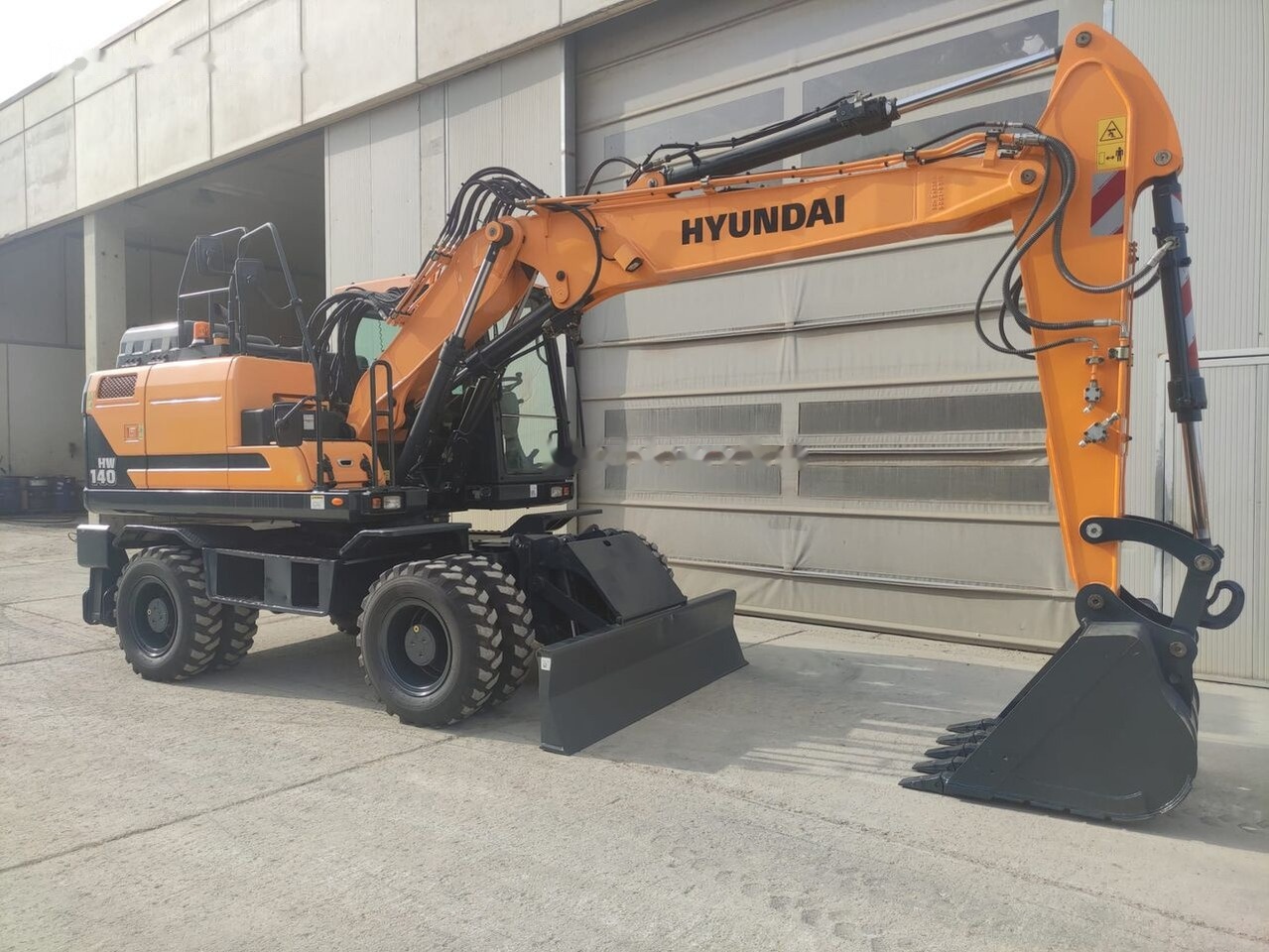 Hyundai HW140 - Escavadeira de rodas: foto 3 Hyundai HW140 - Escavadeira de rodas: foto 3