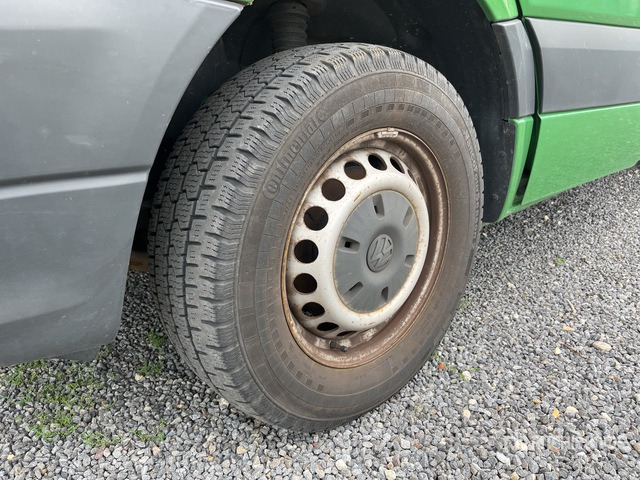 2015 Volkswagen Crafter 4x2 Crew Cab Flatbed Truck - Camião de caixa aberta/ Plataforma: foto 5 2015 Volkswagen Crafter 4x2 Crew Cab Flatbed Truck - Camião de caixa aberta/ Plataforma: foto 5