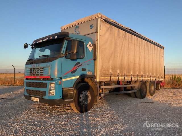 2003 Volvo FM12 62 DT 6x2 Curtain Side Truck - Triturador de martelos/ Destroçador: foto 1 2003 Volvo FM12 62 DT 6x2 Curtain Side Truck - Triturador de martelos/ Destroçador: foto 1