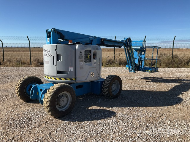 2006 Genie Z34/22 4WD Diesel Articulating Boom Lift - Plataforma articulada: foto 1 2006 Genie Z34/22 4WD Diesel Articulating Boom Lift - Plataforma articulada: foto 1
