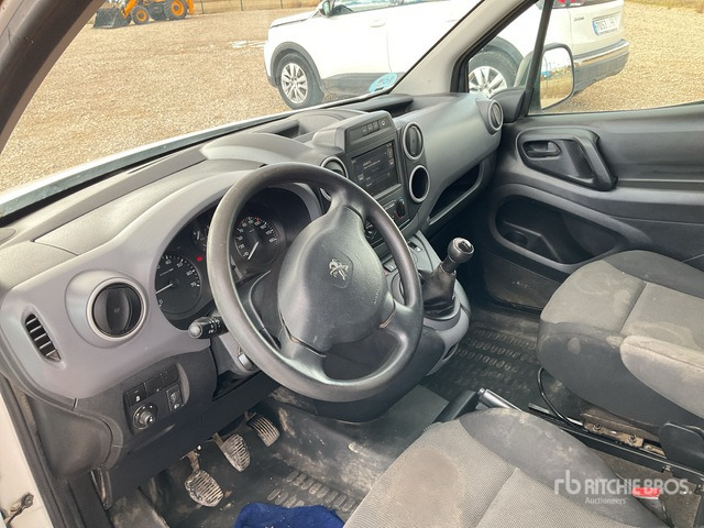 2018 Peugeot Partner BlueHDI L1 Confort Cargo Van - Furgão compacto: foto 4 2018 Peugeot Partner BlueHDI L1 Confort Cargo Van - Furgão compacto: foto 4