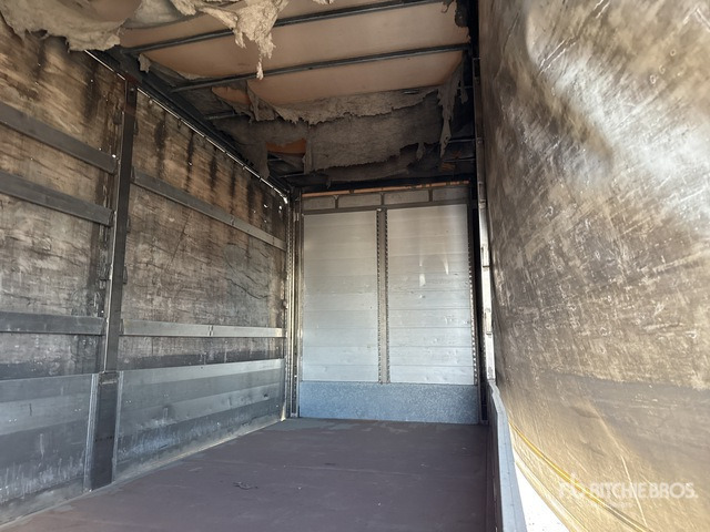 2004 Renault Midlum 4x2 Curtain Side Truck - Camião de lona: foto 5 2004 Renault Midlum 4x2 Curtain Side Truck - Camião de lona: foto 5