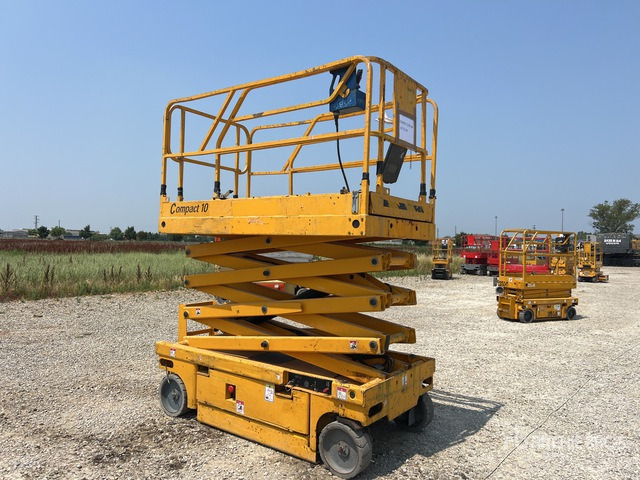 2007 Haulotte Compact 10 Scissor Lift - Plataforma de Tijera/ Plataforma de tesoura: foto 2 2007 Haulotte Compact 10 Scissor Lift - Plataforma de Tijera/ Plataforma de tesoura: foto 2
