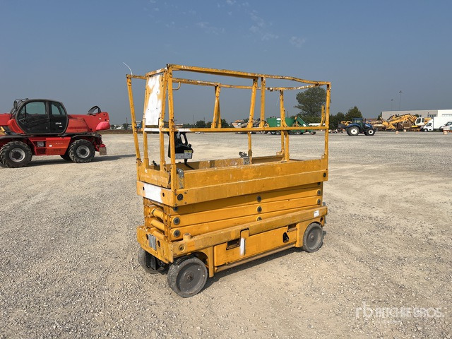 2007 Haulotte Compact 10N Electric (Inoperable) Scissor Lift - Plataforma de Tijera/ Plataforma de tesoura: foto 3 2007 Haulotte Compact 10N Electric (Inoperable) Scissor Lift - Plataforma de Tijera/ Plataforma de tesoura: foto 3