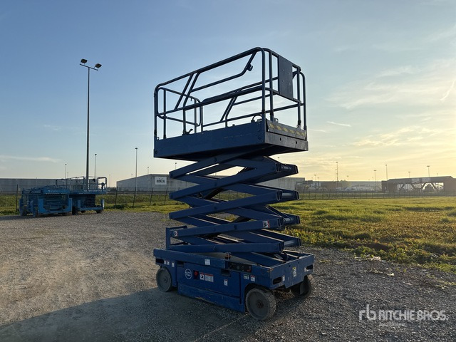 2008 Haulotte Compact12 Electric Scissor Lift - Plataforma de Tijera/ Plataforma de tesoura: foto 1 2008 Haulotte Compact12 Electric Scissor Lift - Plataforma de Tijera/ Plataforma de tesoura: foto 1