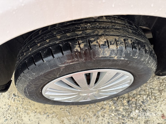 2011 Volkswagen Caddy CNG Van Truck - Camião furgão: foto 5 2011 Volkswagen Caddy CNG Van Truck - Camião furgão: foto 5