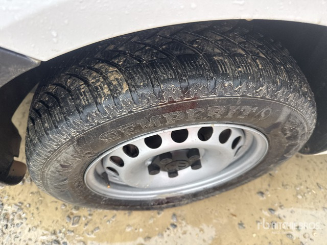 2011 Volkswagen Caddy CNG Van Truck - Camião furgão: foto 5 2011 Volkswagen Caddy CNG Van Truck - Camião furgão: foto 5