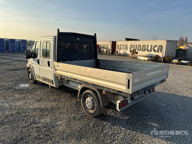 2012 Peugeot Boxer Crew Cab Flatbed Truck - Camião de caixa aberta/ Plataforma: foto 2 2012 Peugeot Boxer Crew Cab Flatbed Truck - Camião de caixa aberta/ Plataforma: foto 2