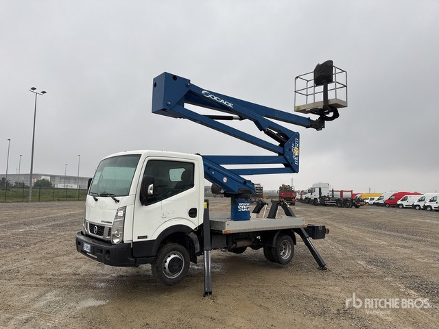2015 Nissan Cabstar 35.12 2015 Socage DA 320 20 m on Bucket Truck - Caminhão com plataforma aérea: foto 2 2015 Nissan Cabstar 35.12 2015 Socage DA 320 20 m on Bucket Truck - Caminhão com plataforma aérea: foto 2