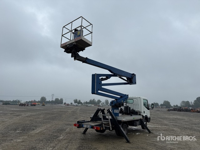 2015 Nissan Cabstar 35.12 2015 Socage DA 320 20 m on Bucket Truck - Caminhão com plataforma aérea: foto 4 2015 Nissan Cabstar 35.12 2015 Socage DA 320 20 m on Bucket Truck - Caminhão com plataforma aérea: foto 4