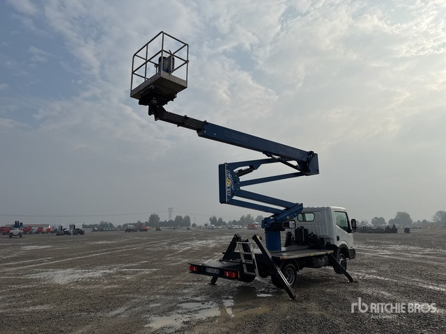 2015 Nissan Cabstar 35.12 2015 Socage DA324 24 m on Bucket Truck - Caminhão com plataforma aérea: foto 4 2015 Nissan Cabstar 35.12 2015 Socage DA324 24 m on Bucket Truck - Caminhão com plataforma aérea: foto 4