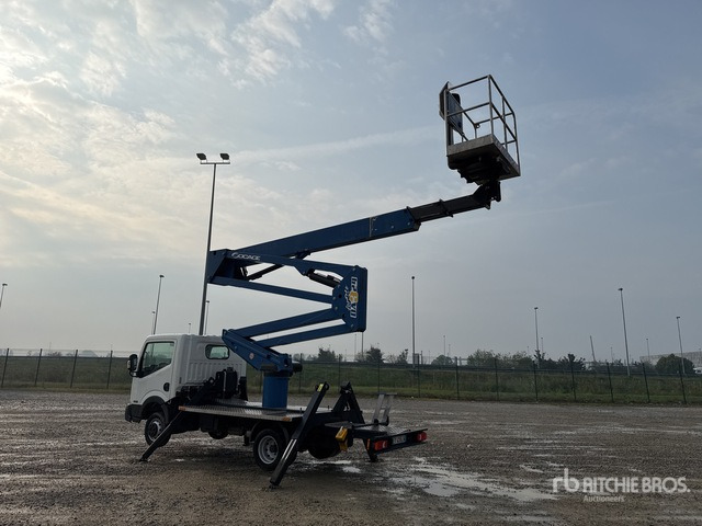 2015 Nissan Cabstar 35.12 2015 Socage DA324 24 m on Bucket Truck - Caminhão com plataforma aérea: foto 3 2015 Nissan Cabstar 35.12 2015 Socage DA324 24 m on Bucket Truck - Caminhão com plataforma aérea: foto 3