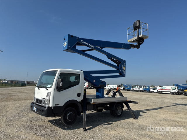 2015 Nissan Cabstar Cabstar 35.12 2015 Socage DA 324 24 m on Bucket Truck - Caminhão com plataforma aérea: foto 2 2015 Nissan Cabstar Cabstar 35.12 2015 Socage DA 324 24 m on Bucket Truck - Caminhão com plataforma aérea: foto 2