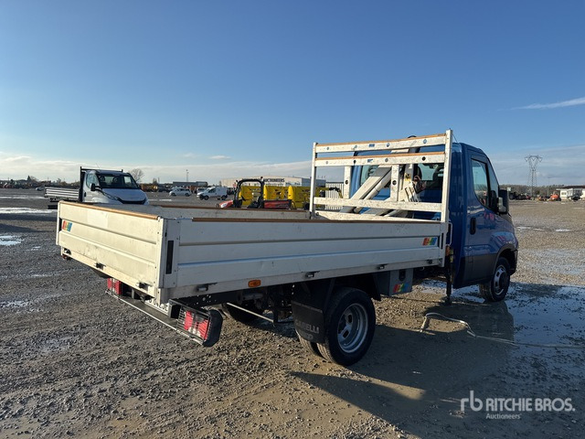 2016 Iveco 35C11 2016 Bonfiglioli P2300 L/2SI on ... Flatbed Truck with Crane - Carrinha de caixa aberta: foto 4 2016 Iveco 35C11 2016 Bonfiglioli P2300 L/2SI on ... Flatbed Truck with Crane - Carrinha de caixa aberta: foto 4