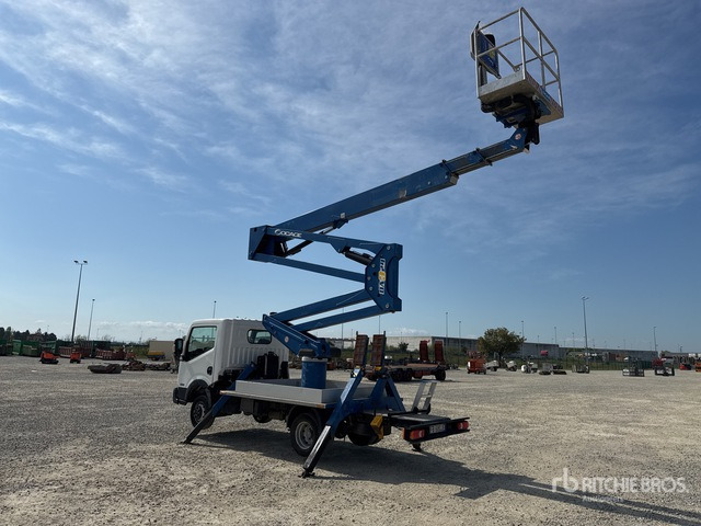 2016 Nissan Cabstar 35.12 2016 Socage DA324 EU5B 24 m on Bucket Truck - Caminhão com plataforma aérea: foto 3 2016 Nissan Cabstar 35.12 2016 Socage DA324 EU5B 24 m on Bucket Truck - Caminhão com plataforma aérea: foto 3