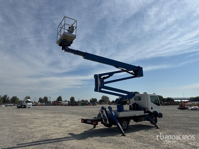 2016 Nissan Cabstar 35.12 2016 Socage DA324 EU5B 24 m on Bucket Truck - Caminhão com plataforma aérea: foto 4 2016 Nissan Cabstar 35.12 2016 Socage DA324 EU5B 24 m on Bucket Truck - Caminhão com plataforma aérea: foto 4