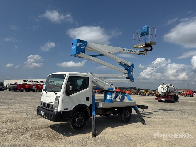 2017 Nissan Cabstar Cabstar 35.12 2016 Socage DA 320 20 m on Bucket Truck - Caminhão com plataforma aérea: foto 1 2017 Nissan Cabstar Cabstar 35.12 2016 Socage DA 320 20 m on Bucket Truck - Caminhão com plataforma aérea: foto 1