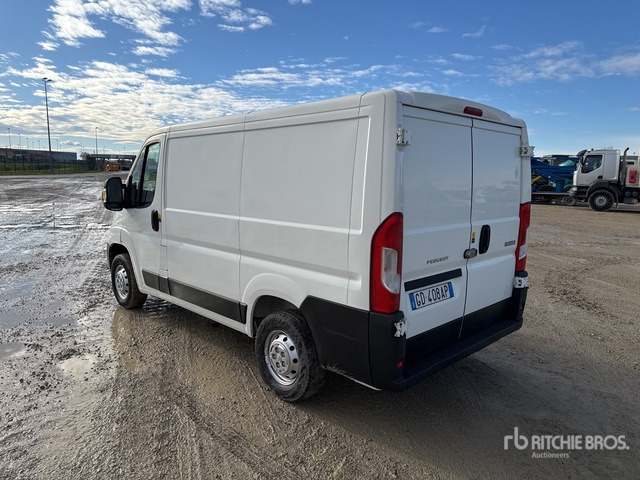 2020 Peugeot Boxer L1H1 2.2 BLUEHDI 140CV SeS Van Truck - Camião furgão: foto 2 2020 Peugeot Boxer L1H1 2.2 BLUEHDI 140CV SeS Van Truck - Camião furgão: foto 2