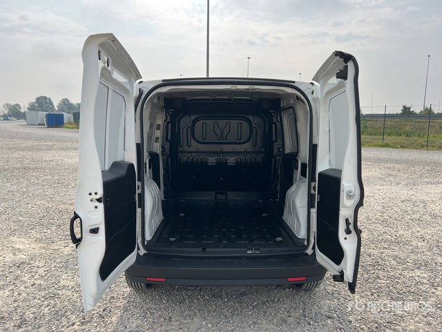 2021 Fiat Doblo CARGO CH1 LOUNGE 1.3 MJET 95CV ... Van Truck - Furgão compacto: foto 5 2021 Fiat Doblo CARGO CH1 LOUNGE 1.3 MJET 95CV ... Van Truck - Furgão compacto: foto 5
