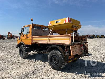 MERCEDES-BENZ UNIMOG 4x4 Salt Spreader - Camião: foto 2 MERCEDES-BENZ UNIMOG 4x4 Salt Spreader - Camião: foto 2