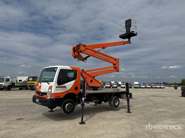 Nissan Cabstar 35.12 Piattaforma autocarrata - Caminhão com plataforma aérea: foto 2 Nissan Cabstar 35.12 Piattaforma autocarrata - Caminhão com plataforma aérea: foto 2