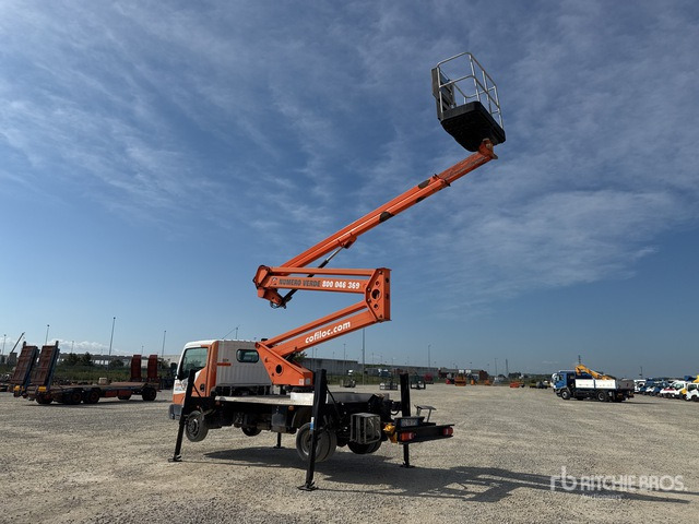 Nissan Cabstar Piattaforma autocarrata - Caminhão com plataforma aérea: foto 3 Nissan Cabstar Piattaforma autocarrata - Caminhão com plataforma aérea: foto 3