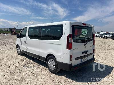 RENAULT TRAFIC 9 seats - Camião furgão: foto 2 RENAULT TRAFIC 9 seats - Camião furgão: foto 2