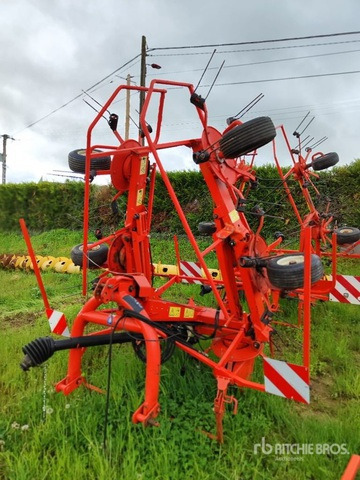 2008 Kuhn GF5902 5.9 m 3-Point 6 Rotor Faneuse Hay Tedder - Triturador de martelos/ Destroçador: foto 1 2008 Kuhn GF5902 5.9 m 3-Point 6 Rotor Faneuse Hay Tedder - Triturador de martelos/ Destroçador: foto 1