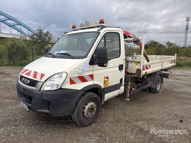 2011 Iveco 65C17 Fassi F22A.21 950 kg on 4x2 Cam ... Dump Truck with Crane - Camião basculante: foto 2 2011 Iveco 65C17 Fassi F22A.21 950 kg on 4x2 Cam ... Dump Truck with Crane - Camião basculante: foto 2