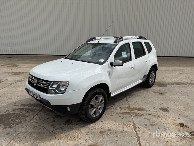 2015 DACIA Duster 4x4 Vehicule Utilitaire Cargo Van - Automóvel: foto 1 2015 DACIA Duster 4x4 Vehicule Utilitaire Cargo Van - Automóvel: foto 1