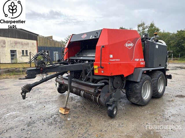 2015 Kuhn FBP 2135 MKII PowerTrack Enrubanneuse T/A Combination Baler Wrapper - Enfardadeira de fardos redondos, Empacotador de fardos: foto 2 2015 Kuhn FBP 2135 MKII PowerTrack Enrubanneuse T/A Combination Baler Wrapper - Enfardadeira de fardos redondos, Empacotador de fardos: foto 2
