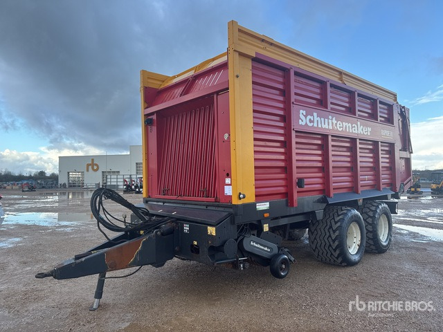 2015 Schuitemaker R580SH T/A Autochargeuse 38m3 Silage Wagon - Máquina para produção de feno: foto 1 2015 Schuitemaker R580SH T/A Autochargeuse 38m3 Silage Wagon - Máquina para produção de feno: foto 1