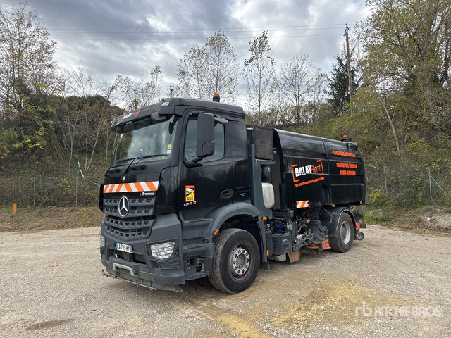 2016 Mercedes-Benz Arocs 2015 Bal Hydro BH9126 on Balayeuse Sweeper Truck - Varredora urbana: foto 1 2016 Mercedes-Benz Arocs 2015 Bal Hydro BH9126 on Balayeuse Sweeper Truck - Varredora urbana: foto 1