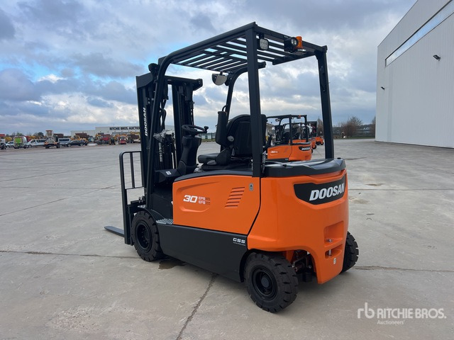 2023 Doosan B30X-7 PLUS 3000 kg Chariot Elevateur Elect ... Electric Forklift - Empilhadeira elétrica: foto 4 2023 Doosan B30X-7 PLUS 3000 kg Chariot Elevateur Elect ... Electric Forklift - Empilhadeira elétrica: foto 4