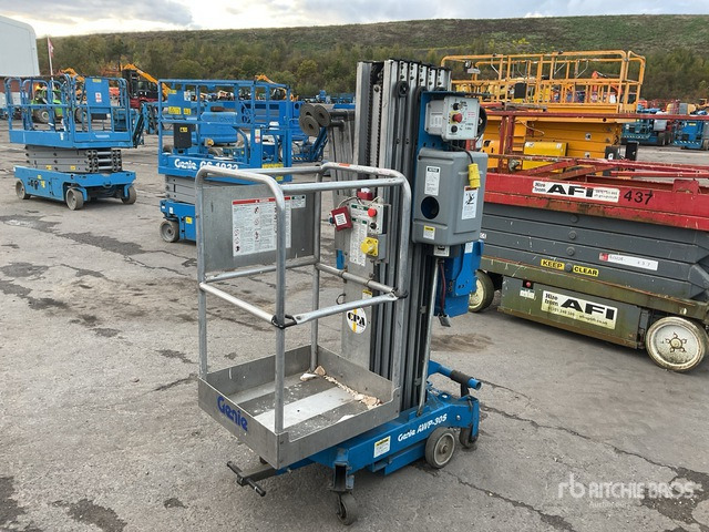 2002 Genie AWP30S Vertical Mast Lift - Plataforma de mastro vertical: foto 1 2002 Genie AWP30S Vertical Mast Lift - Plataforma de mastro vertical: foto 1