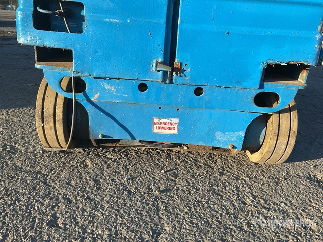 2005 Genie GR15 Vertical Mast Lift - Plataforma de mastro vertical: foto 5 2005 Genie GR15 Vertical Mast Lift - Plataforma de mastro vertical: foto 5