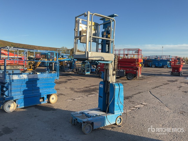 2005 Genie GR15 Vertical Mast Lift - Plataforma de mastro vertical: foto 1 2005 Genie GR15 Vertical Mast Lift - Plataforma de mastro vertical: foto 1