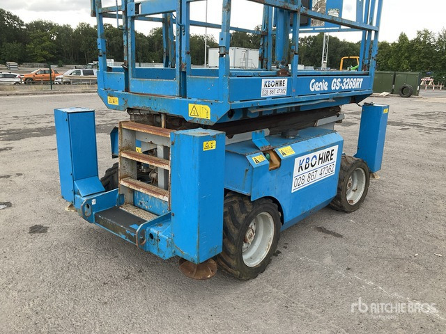 2008 Genie GS3268 4x4 Diesel Scissor Lift - Plataforma de Tijera/ Plataforma de tesoura: foto 5 2008 Genie GS3268 4x4 Diesel Scissor Lift - Plataforma de Tijera/ Plataforma de tesoura: foto 5
