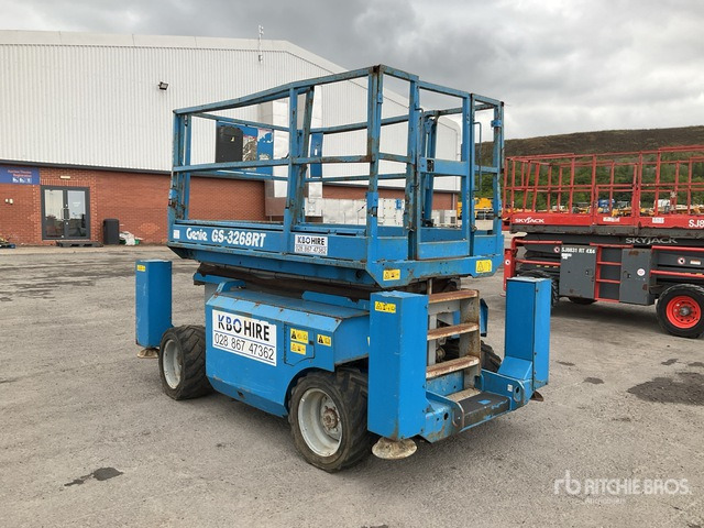 2008 Genie GS3268 4x4 Diesel Scissor Lift - Plataforma de Tijera/ Plataforma de tesoura: foto 4 2008 Genie GS3268 4x4 Diesel Scissor Lift - Plataforma de Tijera/ Plataforma de tesoura: foto 4