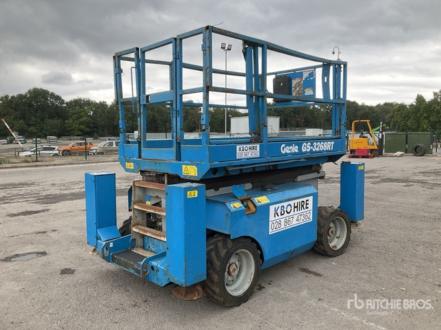 2008 Genie GS3268 4x4 Diesel Scissor Lift - Plataforma de Tijera/ Plataforma de tesoura: foto 3 2008 Genie GS3268 4x4 Diesel Scissor Lift - Plataforma de Tijera/ Plataforma de tesoura: foto 3