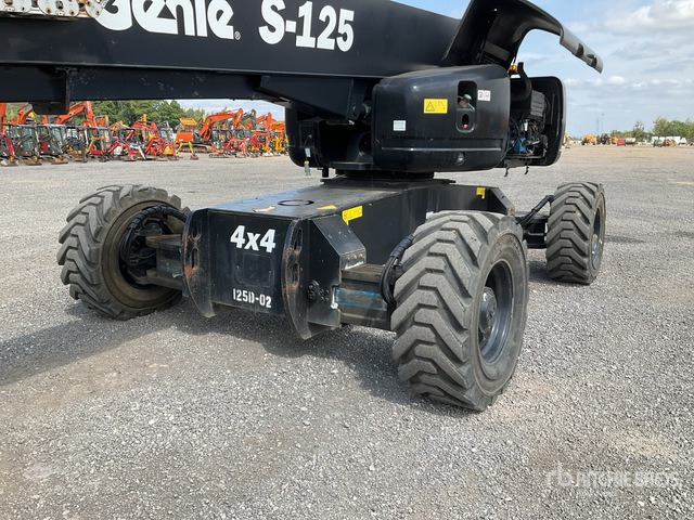 2009 Genie S125 4WD Diesel Articulating Boom Lift - Plataforma articulada: foto 5 2009 Genie S125 4WD Diesel Articulating Boom Lift - Plataforma articulada: foto 5
