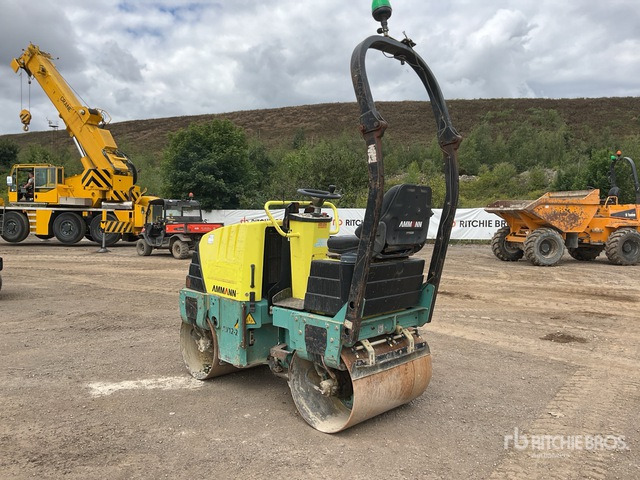 2012 Ammann AV12-2 Double Drum Roller - Compactador de asfalto: foto 3 2012 Ammann AV12-2 Double Drum Roller - Compactador de asfalto: foto 3