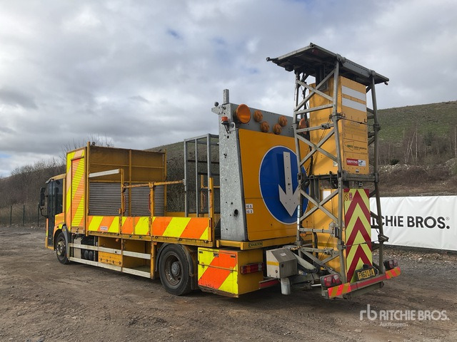 2012 Mercedes-Benz Econic 4x2 18 Ton Impact Protection Ve ... Flatbed Truck - Camião de caixa aberta/ Plataforma: foto 4 2012 Mercedes-Benz Econic 4x2 18 Ton Impact Protection Ve ... Flatbed Truck - Camião de caixa aberta/ Plataforma: foto 4
