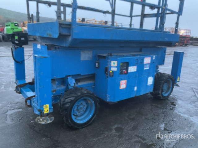 2015 Genie GS3369RT 4x4 Diesel Scissor Lift - Plataforma de Tijera/ Plataforma de tesoura: foto 5 2015 Genie GS3369RT 4x4 Diesel Scissor Lift - Plataforma de Tijera/ Plataforma de tesoura: foto 5