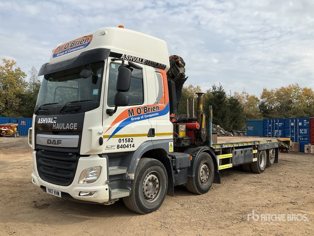 2017 DAF 8x2 Twin-Steer Sleeper Flatbed Truck with Crane - Camião de caixa aberta/ Plataforma, Camião grua: foto 3 2017 DAF 8x2 Twin-Steer Sleeper Flatbed Truck with Crane - Camião de caixa aberta/ Plataforma, Camião grua: foto 3