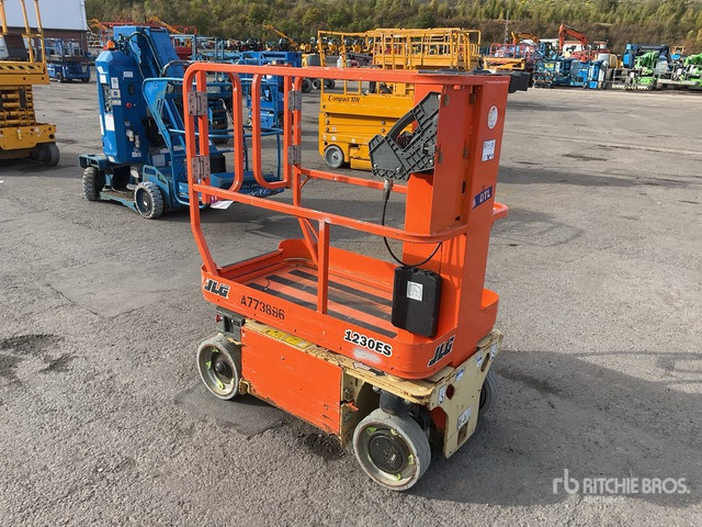 2017 JLG 1230ES Vertical Mast Lift - Plataforma de mastro vertical: foto 3 2017 JLG 1230ES Vertical Mast Lift - Plataforma de mastro vertical: foto 3