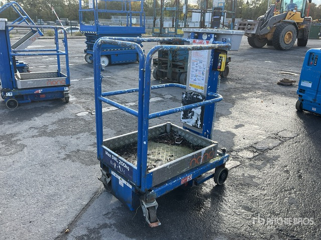 2017 Power Tower Nano Vertical Mast Lift - Plataforma de mastro vertical: foto 2 2017 Power Tower Nano Vertical Mast Lift - Plataforma de mastro vertical: foto 2