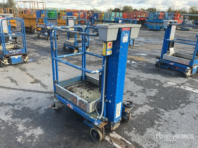 2017 Power Tower Nano Vertical Mast Lift - Plataforma de mastro vertical: foto 3 2017 Power Tower Nano Vertical Mast Lift - Plataforma de mastro vertical: foto 3