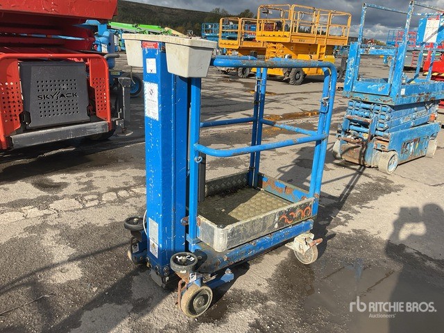 2017 Power Tower Nano Vertical Mast Lift - Plataforma de mastro vertical: foto 4 2017 Power Tower Nano Vertical Mast Lift - Plataforma de mastro vertical: foto 4